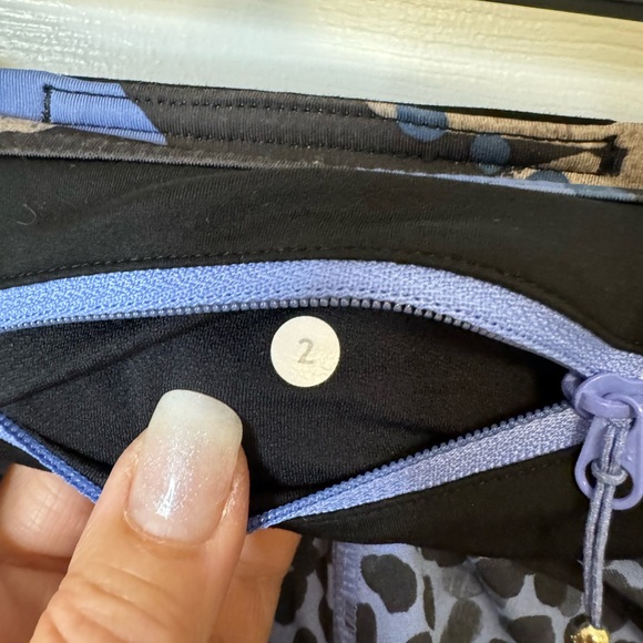 Lululemon Run: Speed Short Block-It Pocket
Ace Spot Tranquil Size 2 - Picture 3 of 10